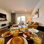 Twins 3 With Pool By Homing Apartamento *